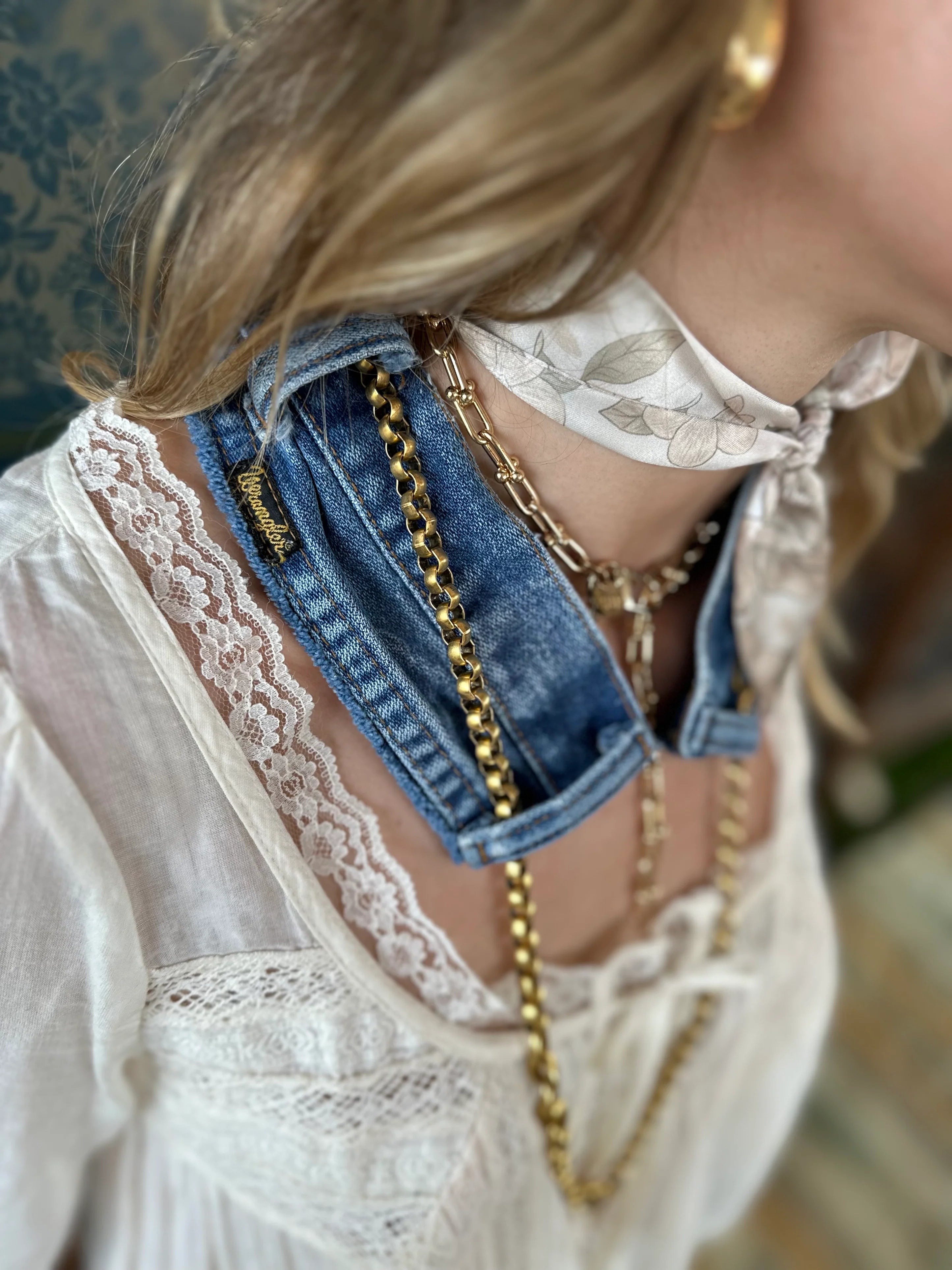Sunday Supper, Vintage Shortie Collar
