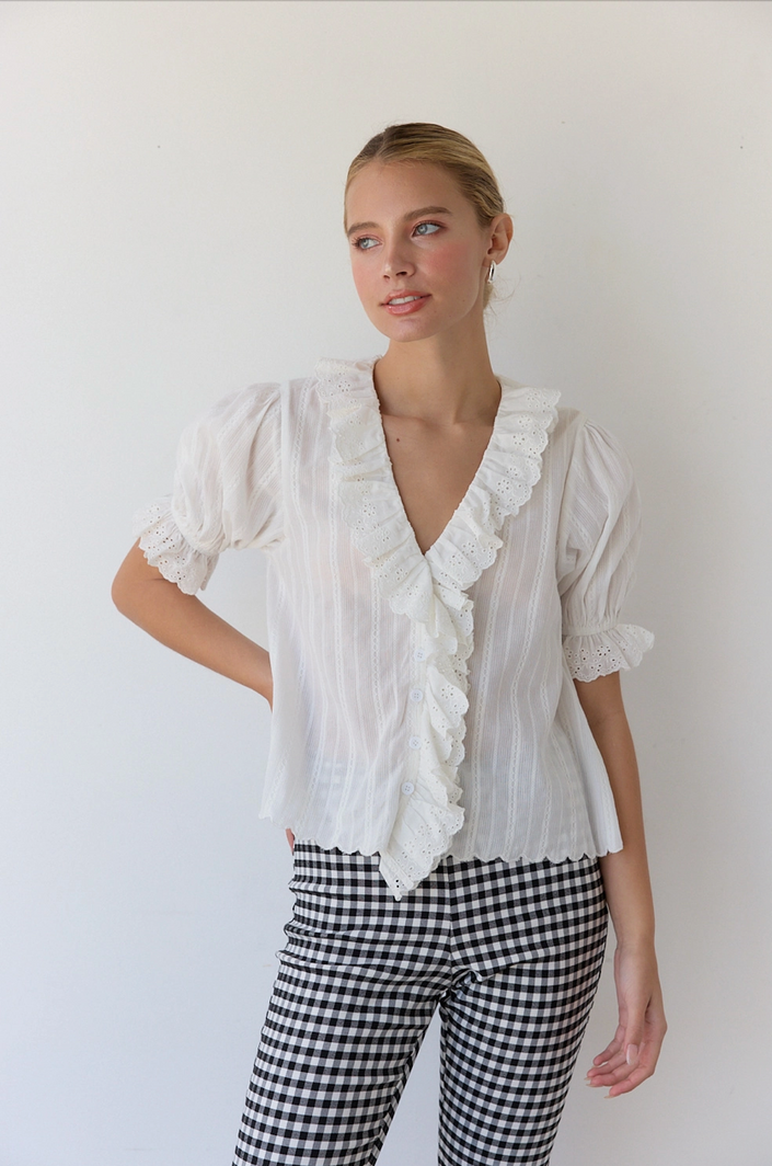le field, V-Neck Ruffle Blouse