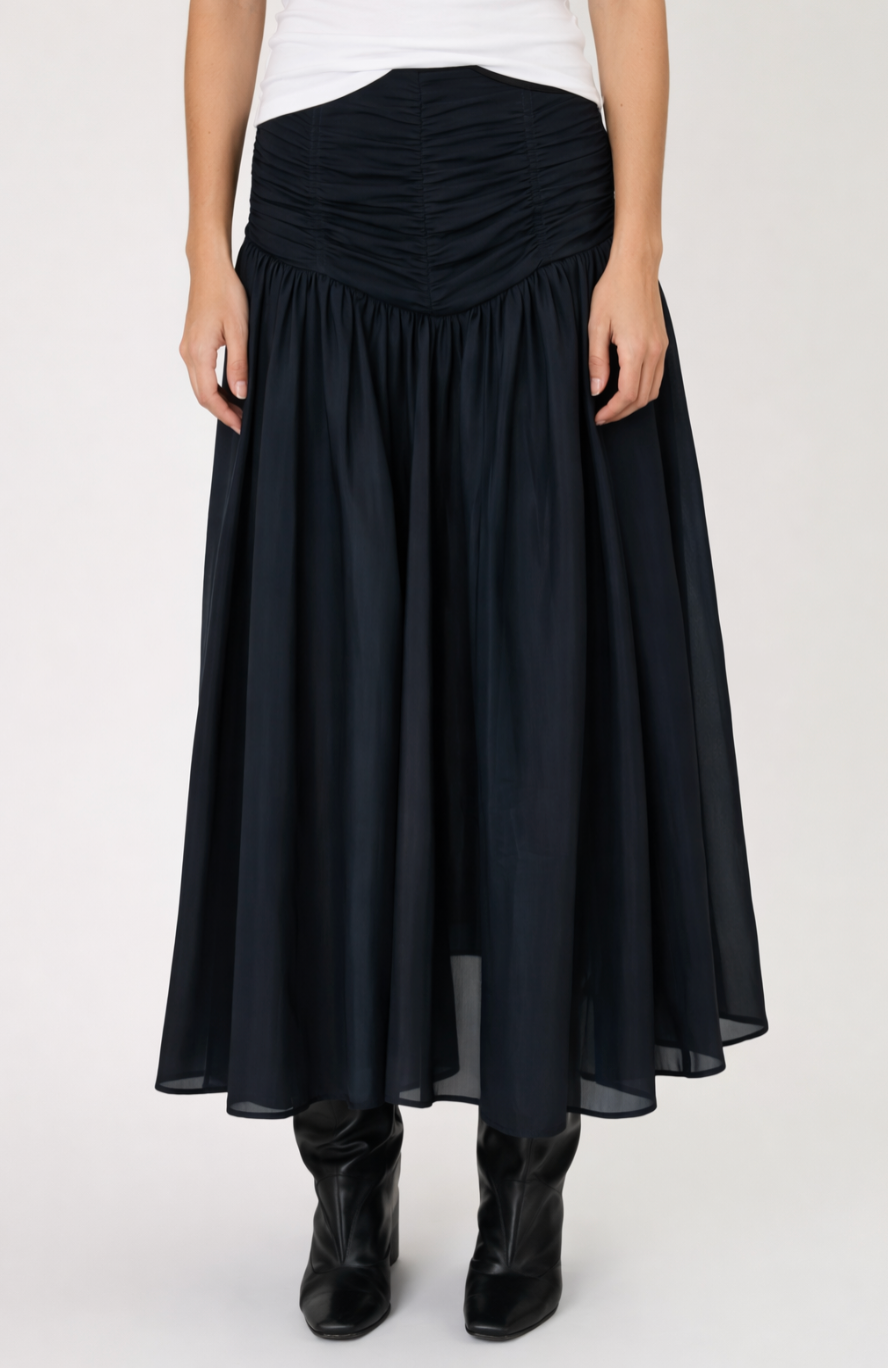 RMN Studios, Monte Skirt