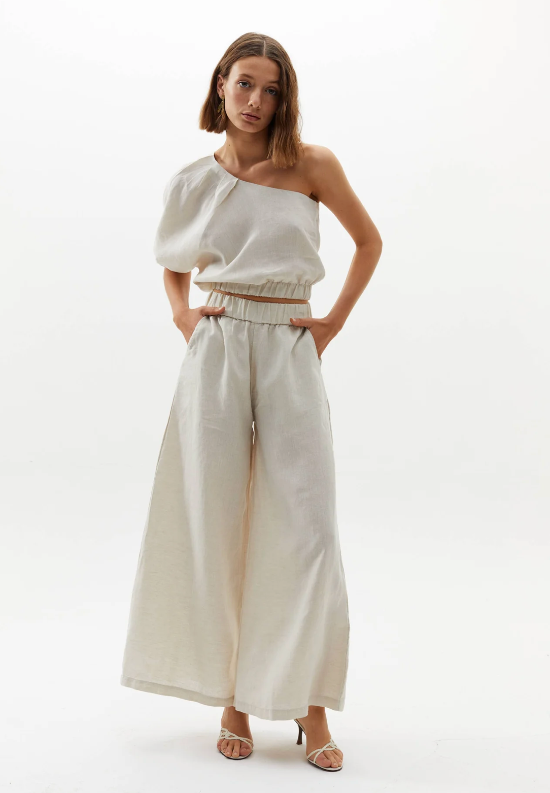 Lanhtropy, Cape Pants